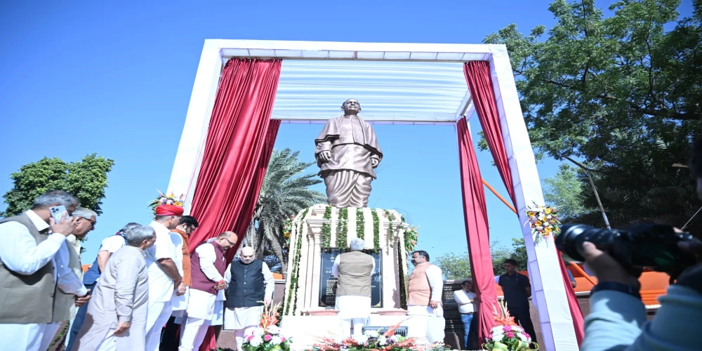 HM Amit Shah unveils 11-ft tall statue of Sardar Vallabhbhai Patel in Jodhpur HM Amit Shah unveils 11-ft tall statue of Sardar Vallabhbhai Patel in Jodhpur